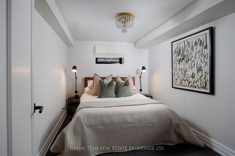 Photo 36 at 35 Baby Point Crescent, Lambton Baby Point, Toronto