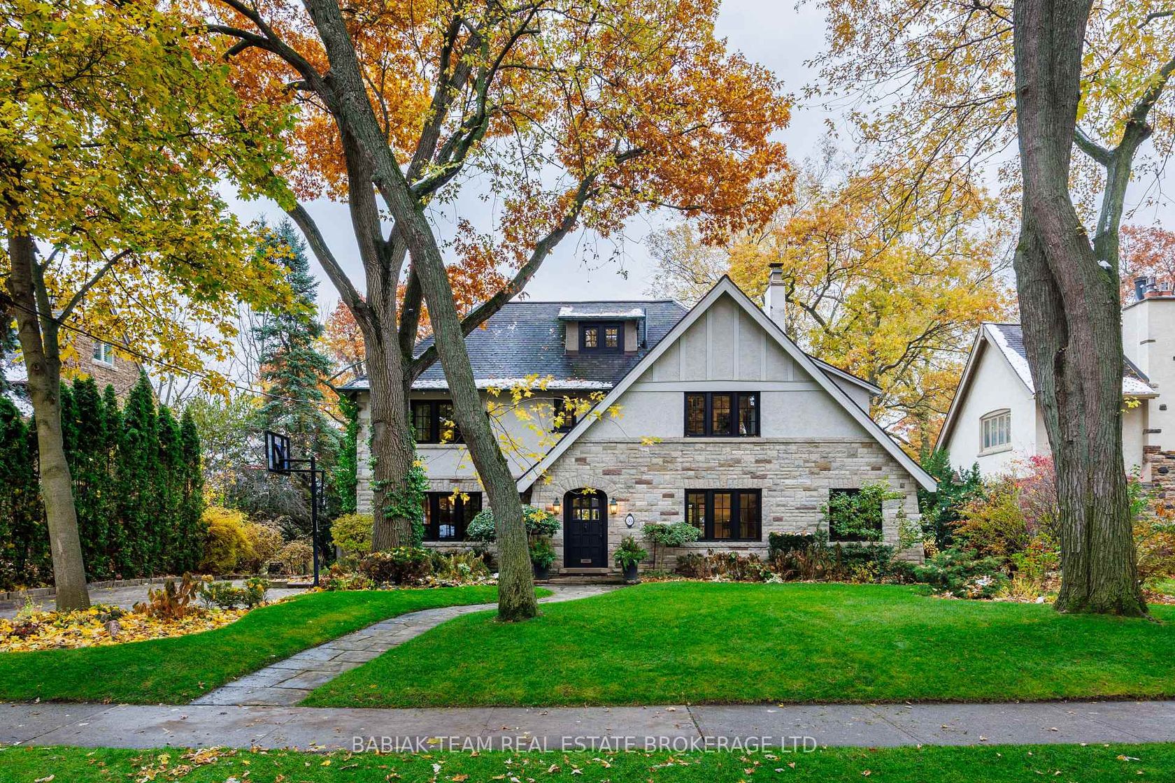 35 Baby Point Crescent, Lambton Baby Point, Toronto 