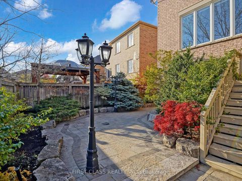 Photo 4 at 99 Rivermill Crescent, Patterson, Vaughan