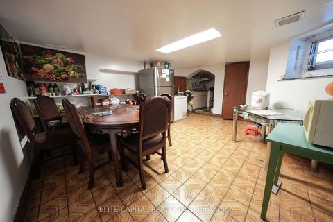 Photo 5 at 122 Marchmount Road, Wychwood, Toronto