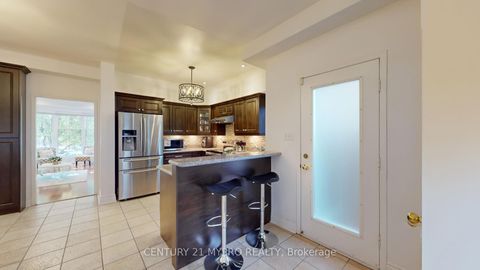 Photo 6 at 2244 Norfolk Drive, RO River Oaks, Oakville