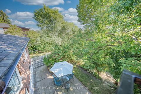 Photo 11 at 5 Greyswood Court, Humber Heights, Toronto