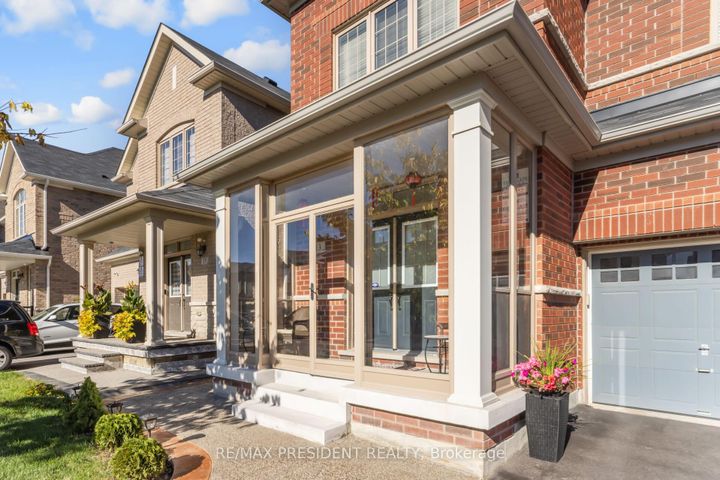 Photo 5 at 13 Clunburry Road, Northwest Brampton, Brampton