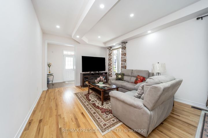 Photo 9 at 13 Clunburry Road, Northwest Brampton, Brampton