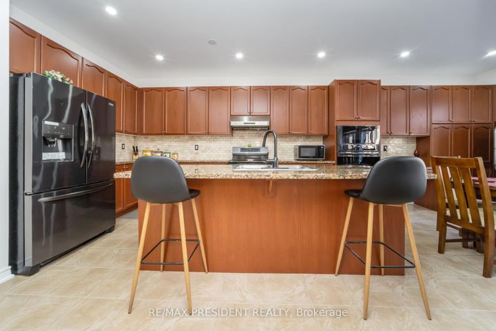 Photo 13 at 13 Clunburry Road, Northwest Brampton, Brampton