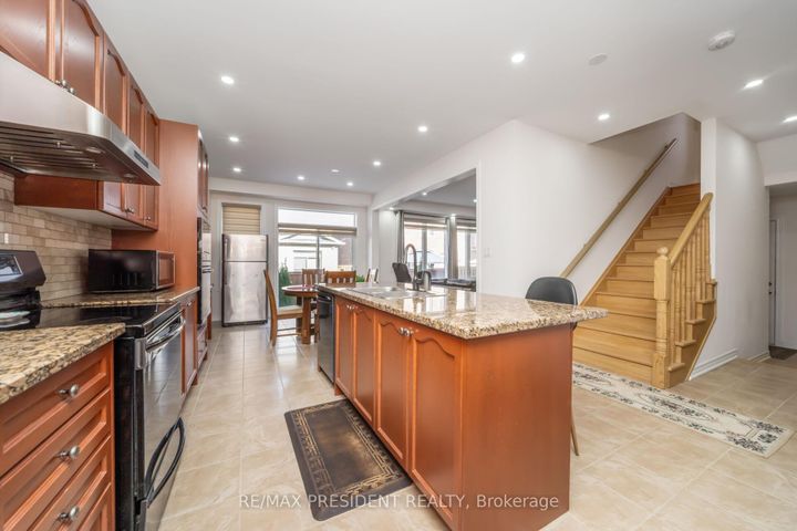 Photo 17 at 13 Clunburry Road, Northwest Brampton, Brampton