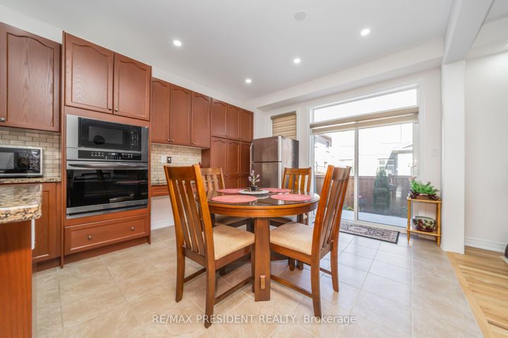 Photo 18 at 13 Clunburry Road, Northwest Brampton, Brampton