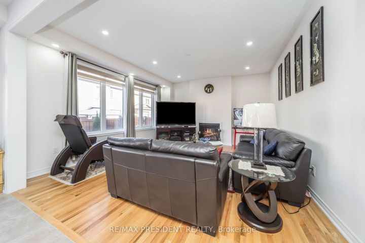 Photo 19 at 13 Clunburry Road, Northwest Brampton, Brampton