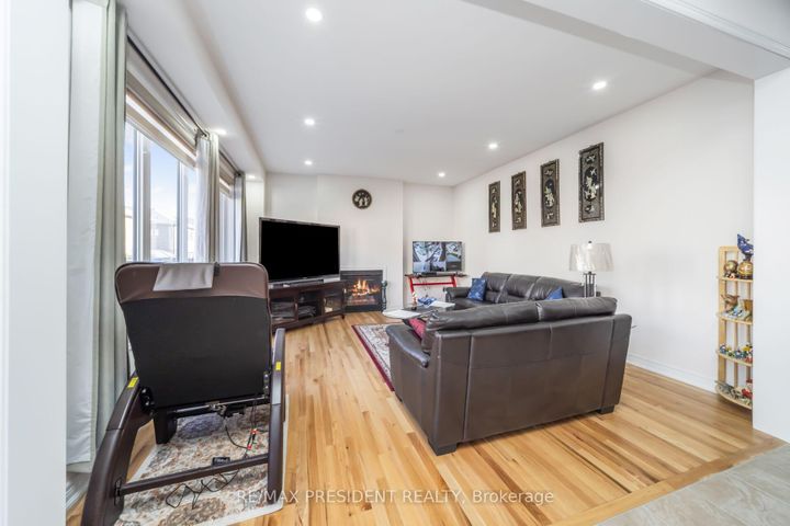 Photo 20 at 13 Clunburry Road, Northwest Brampton, Brampton