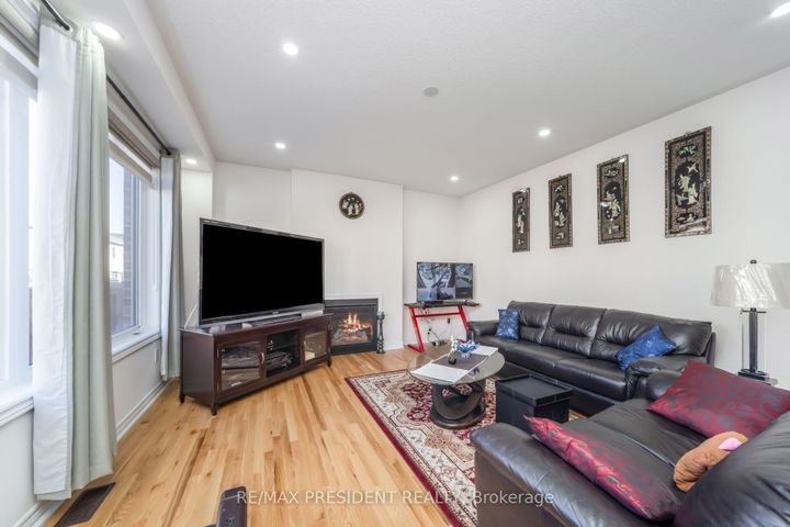 Photo 21 at 13 Clunburry Road, Northwest Brampton, Brampton