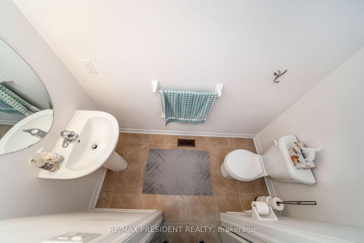 Photo 23 at 13 Clunburry Road, Northwest Brampton, Brampton