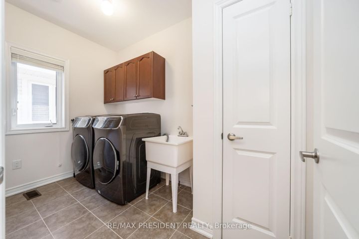 Photo 26 at 13 Clunburry Road, Northwest Brampton, Brampton