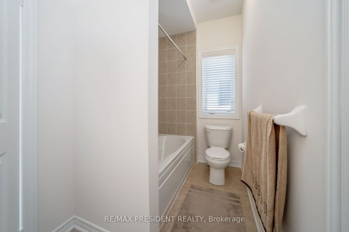 Photo 35 at 13 Clunburry Road, Northwest Brampton, Brampton