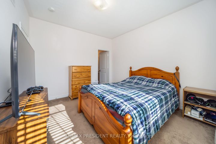 Photo 38 at 13 Clunburry Road, Northwest Brampton, Brampton