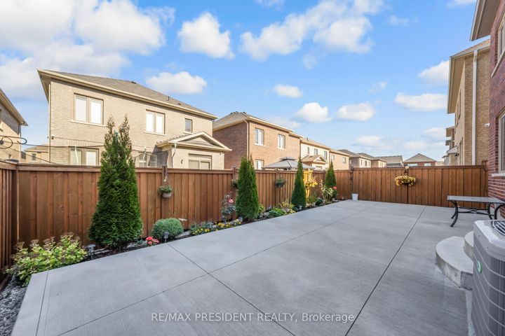 Photo 41 at 13 Clunburry Road, Northwest Brampton, Brampton