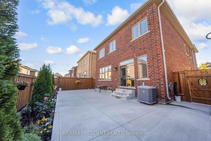 Photo 42 at 13 Clunburry Road, Northwest Brampton, Brampton