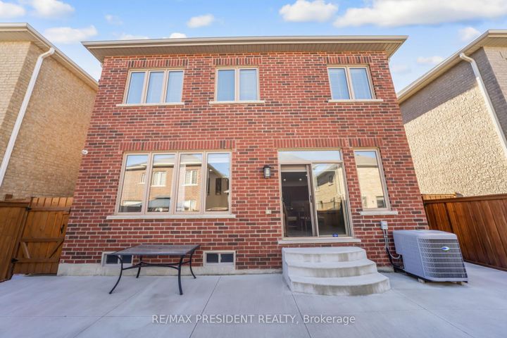 Photo 43 at 13 Clunburry Road, Northwest Brampton, Brampton