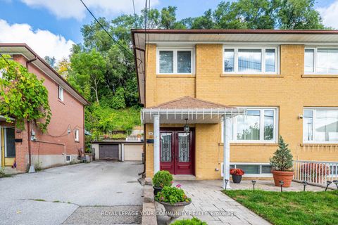 Photo 2 at 119 Dalrymple Drive, Smythe, Toronto