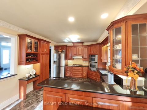 Photo 27 at 67 Chantilly Crescent, Westbrook, Richmond Hill