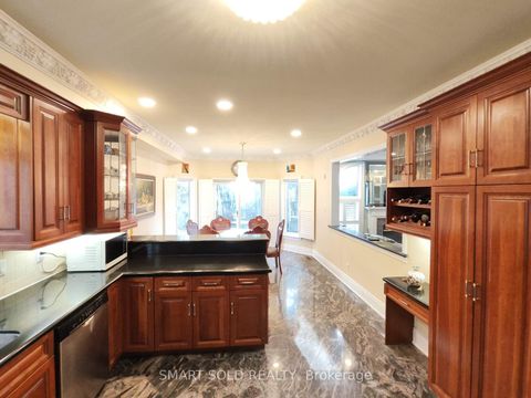 Photo 28 at 67 Chantilly Crescent, Westbrook, Richmond Hill