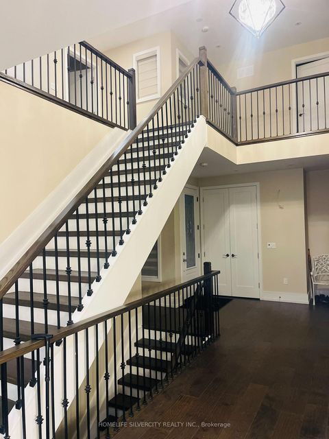 Photo 4 at 204 Mary Street, CO Central, Oakville