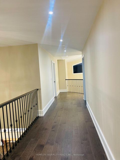 Photo 7 at 204 Mary Street, CO Central, Oakville