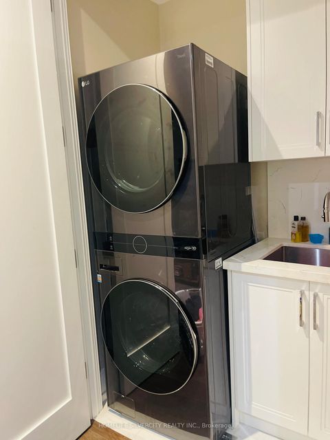 Photo 8 at 204 Mary Street, CO Central, Oakville