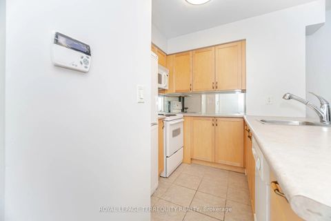 Photo 6 at 710 - 2121 LAKE SHORE Boulevard W, Mimico, Toronto