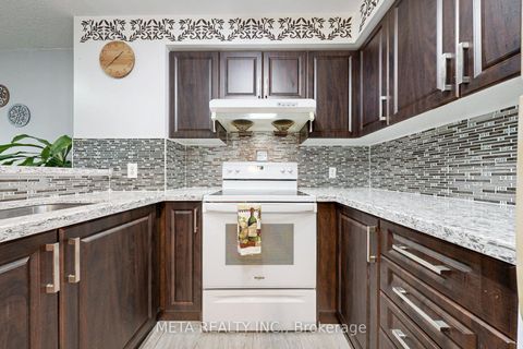 Photo 5 at 1811 - 11 Lee Centre Drive, Woburn, Toronto