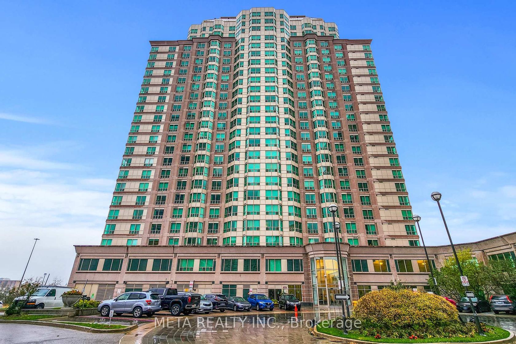 1811 - 11 Lee Centre Drive, Woburn, Toronto 