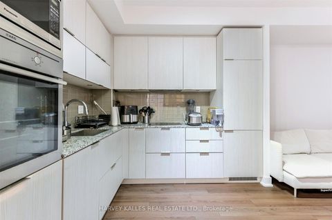 Photo 9 at 1508 - 318 Richmond Street W, Waterfront Communities C1, Toronto