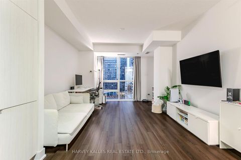 Photo 10 at 1508 - 318 Richmond Street W, Waterfront Communities C1, Toronto