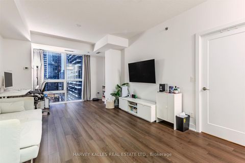 Photo 11 at 1508 - 318 Richmond Street W, Waterfront Communities C1, Toronto