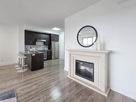 Photo 10 at 705B - 9608 Yonge Street, North Richvale, Richmond Hill