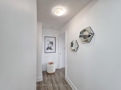 Photo 13 at 705B - 9608 Yonge Street, North Richvale, Richmond Hill