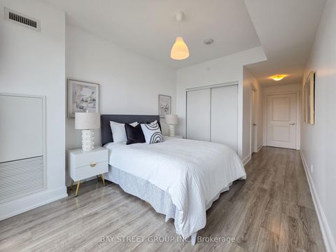 Photo 14 at 705B - 9608 Yonge Street, North Richvale, Richmond Hill