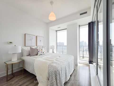 Photo 16 at 705B - 9608 Yonge Street, North Richvale, Richmond Hill