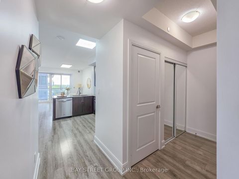 Photo 23 at 705B - 9608 Yonge Street, North Richvale, Richmond Hill
