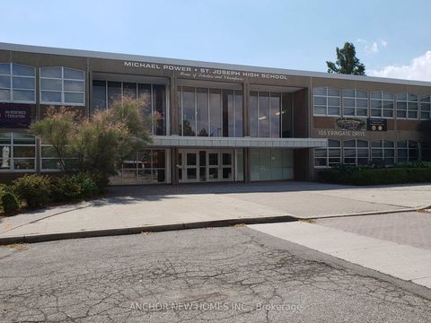 Photo 17 at 28 Eringate Drive, West Deane, Toronto