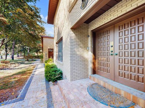 Photo 4 at 11 Moodie Drive, South Richvale, Richmond Hill