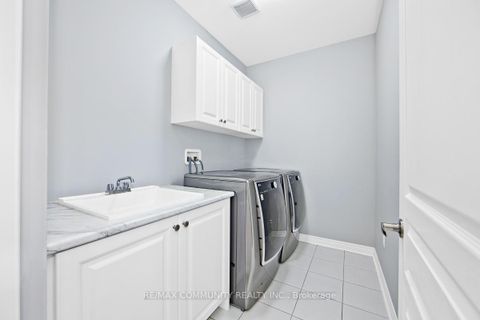 Photo 25 at 7 Seager Street, Rural Richmond Hill, Richmond Hill