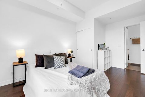 Photo 8 at 701 - 10 Willison Square, Chinatown, Toronto