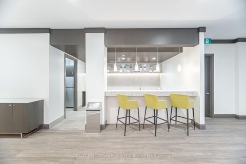 Photo 40 at 3109 - 3600 Highway 7, Vaughan Corporate Centre, Vaughan