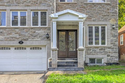 Photo 2 at 19 Bonnington Place, Willowdale East, Toronto