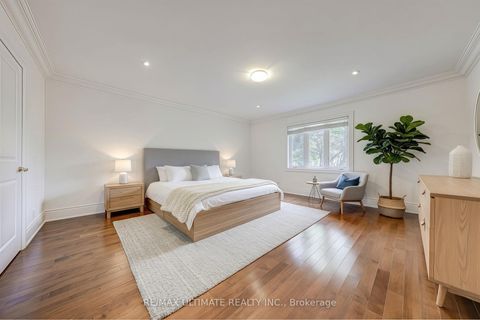 Photo 9 at 19 Bonnington Place, Willowdale East, Toronto