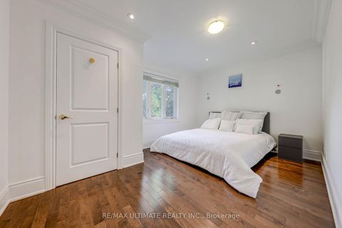 Photo 27 at 19 Bonnington Place, Willowdale East, Toronto