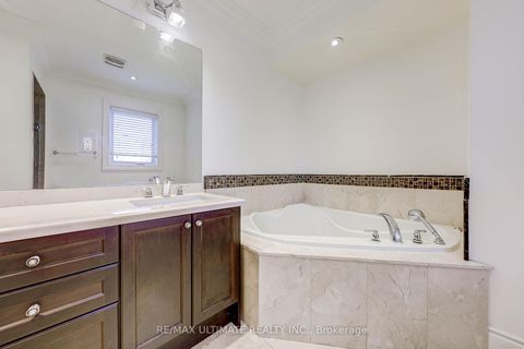 Photo 31 at 19 Bonnington Place, Willowdale East, Toronto