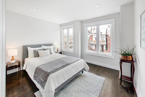 Photo 7 at 68A Oxford Street, Chinatown, Toronto