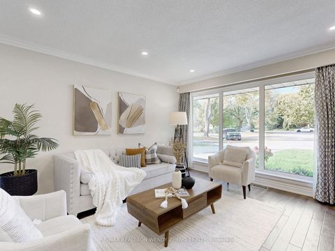 Photo 4 at 164 Kenvale Court, Mill Pond, Richmond Hill