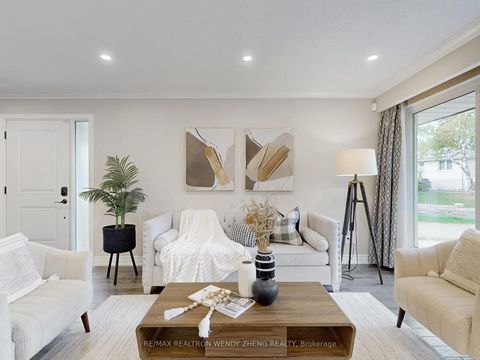 Photo 5 at 164 Kenvale Court, Mill Pond, Richmond Hill